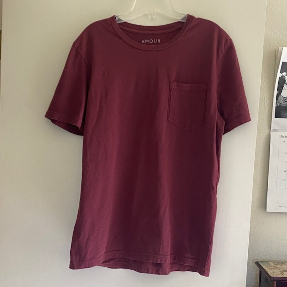 Men's Amour Vert Size Medium Pocket Tee Shirt. 100% Organic Cotton